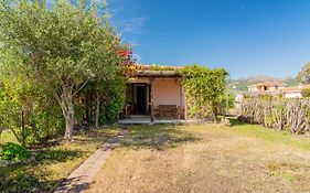 Appartamento Trilocale Le Canne 4 posti letto con giardino e posto auto privato